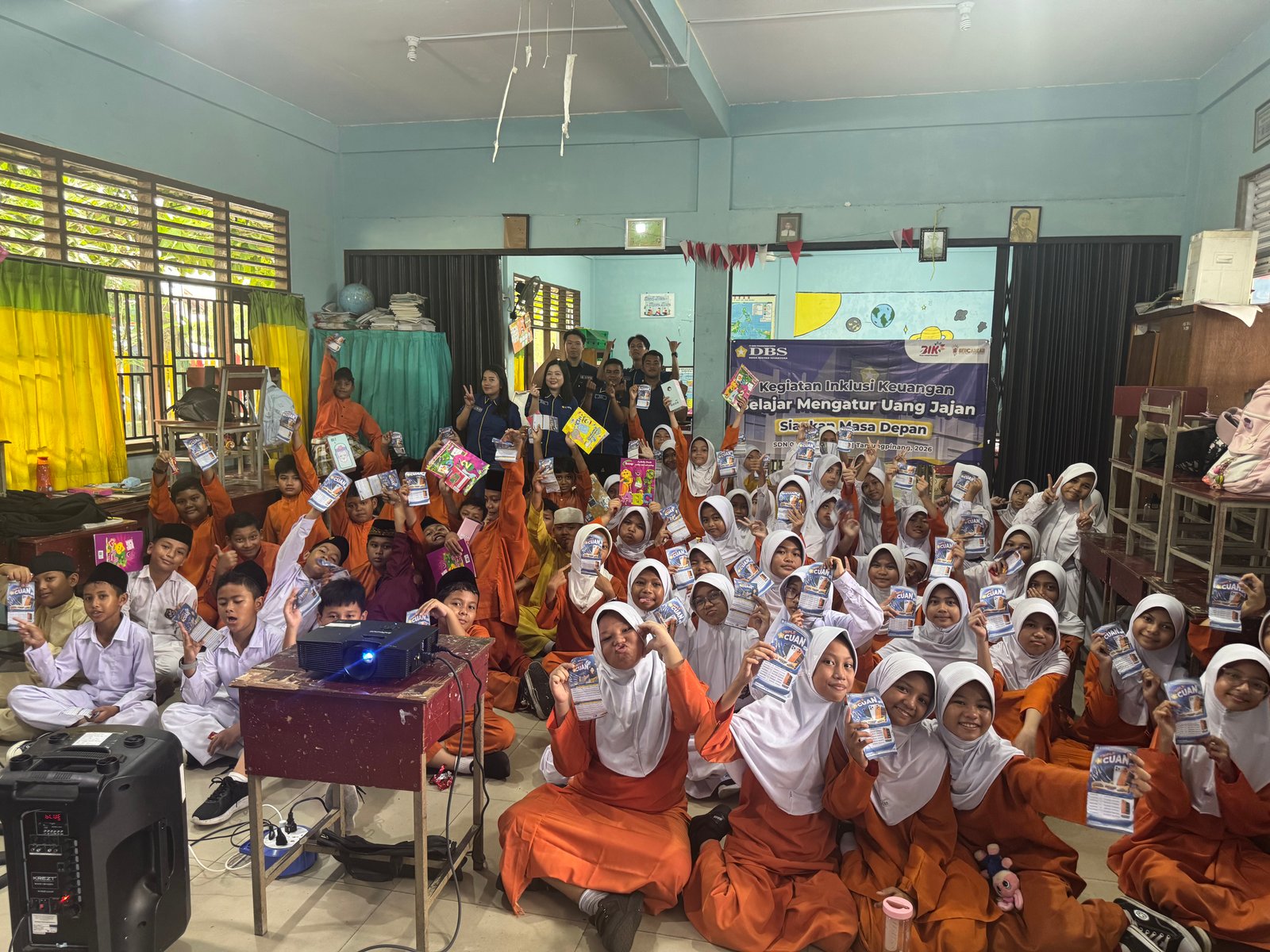 BPR DBS Gelar Kegiatan Inklusi Keuangan di SD Negeri 002 Bukit Bestari