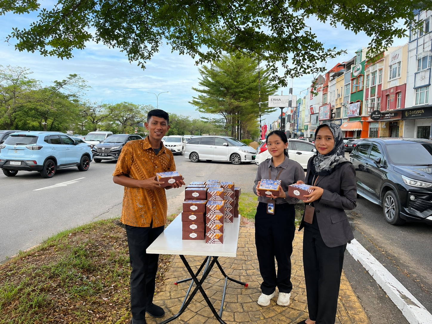 DBS Berbagi Takjil Ramadan, Tebarkan Kepedulian dan Kebersamaan